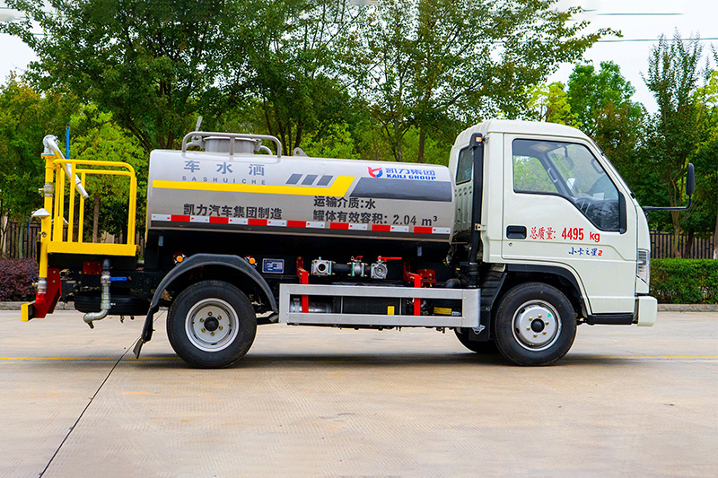 New Foton Light Truck Model 2 Water Sprinkler Truck, 2.5 cubic meters