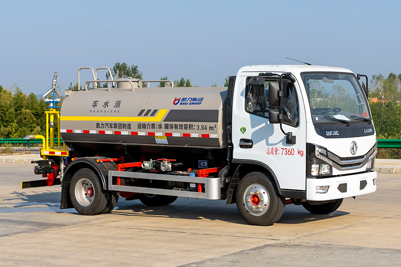 New Xiaodolika Water Sprinkler Truck, 5 cubic meters