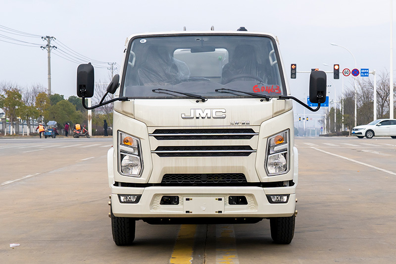 New Jiangling Shunda Water Sprinkler Truck, 5 cubic meters