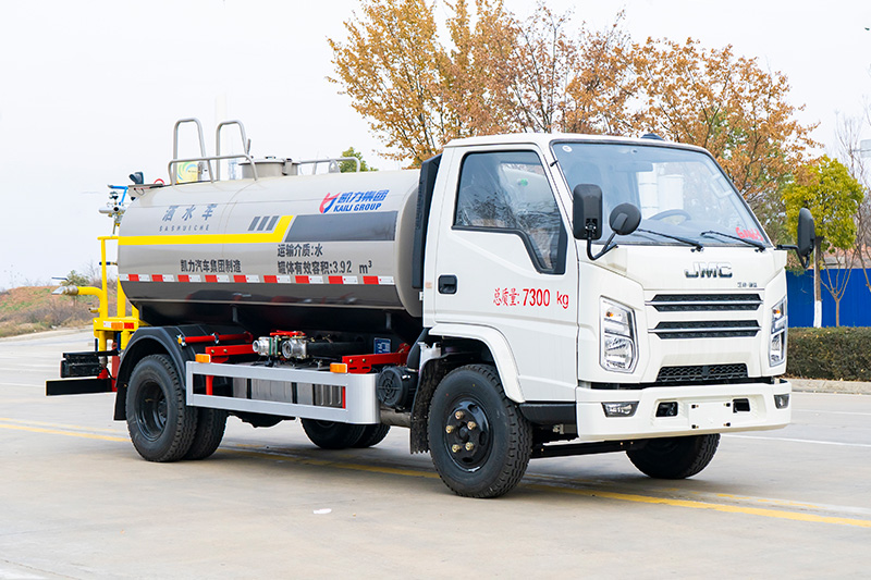 New Jiangling Shunda Water Sprinkler Truck, 5 cubic meters