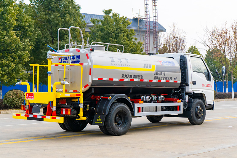 New Jiangling Shunda Water Sprinkler Truck, 5 cubic meters