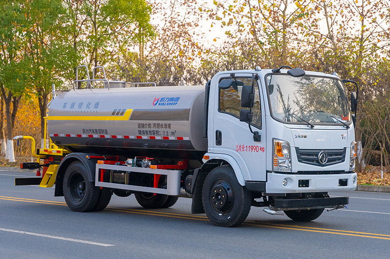 New Huasheng T1 Water Sprinkler Truck, 9.3 cubic meters