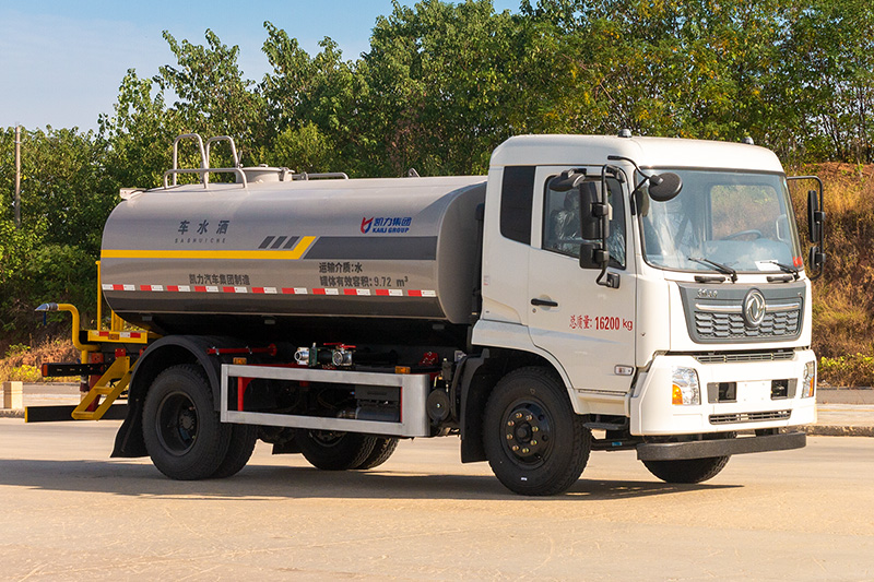 New Tianjin Water Sprinkler Truck, 12 cubic meters
