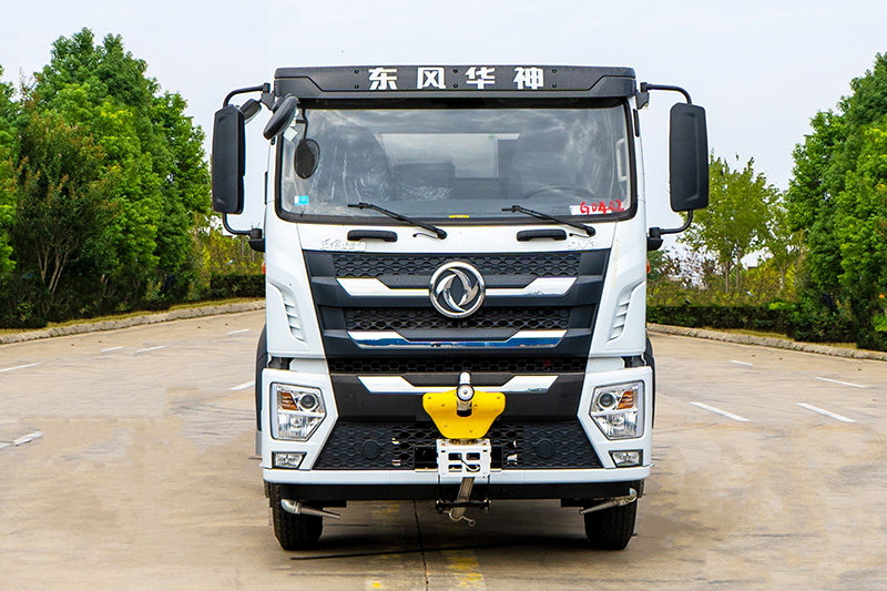 New Huasheng DV3 12-cubic-meter Water Sprinkler Truck