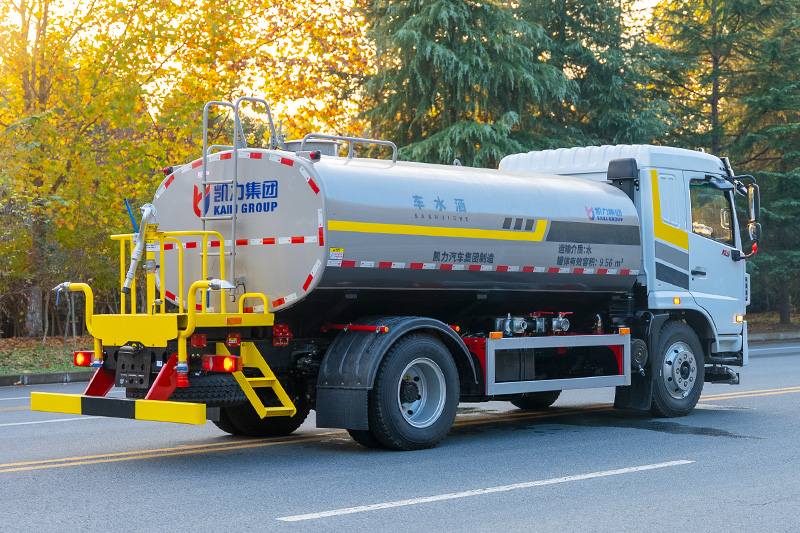 New Huasheng KL5 Water Sprinkler Truck, 12 cubic meters