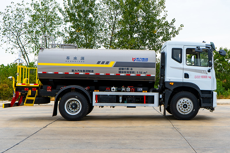 New Huasheng T5 Water Sprinkler Truck, 12 cubic meters