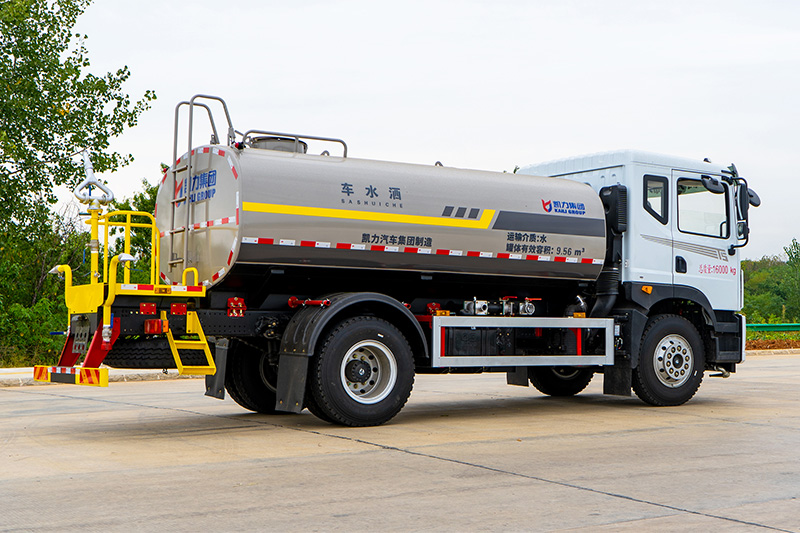 New Huasheng T5 Water Sprinkler Truck, 12 cubic meters