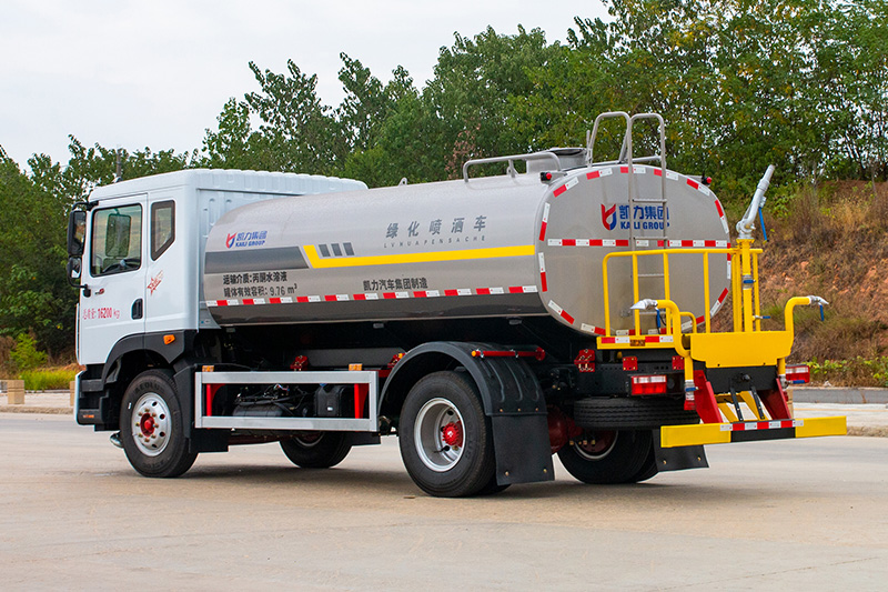 New Dongfeng D9 Water Sprinkler Truck, 12 cubic meters