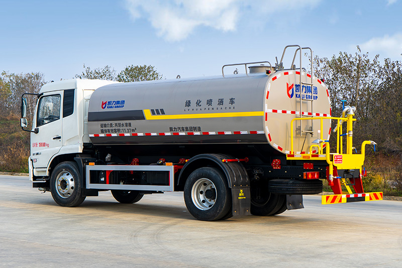 New Tianjin 3950 Water Sprinkler Truck, 14 cubic meters