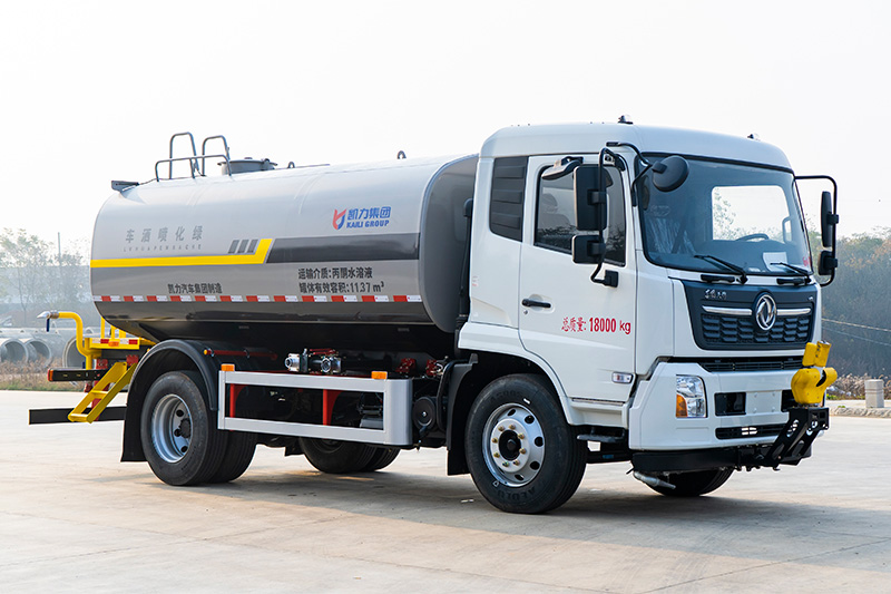 New Tianjin 3950 Water Sprinkler Truck, 14 cubic meters