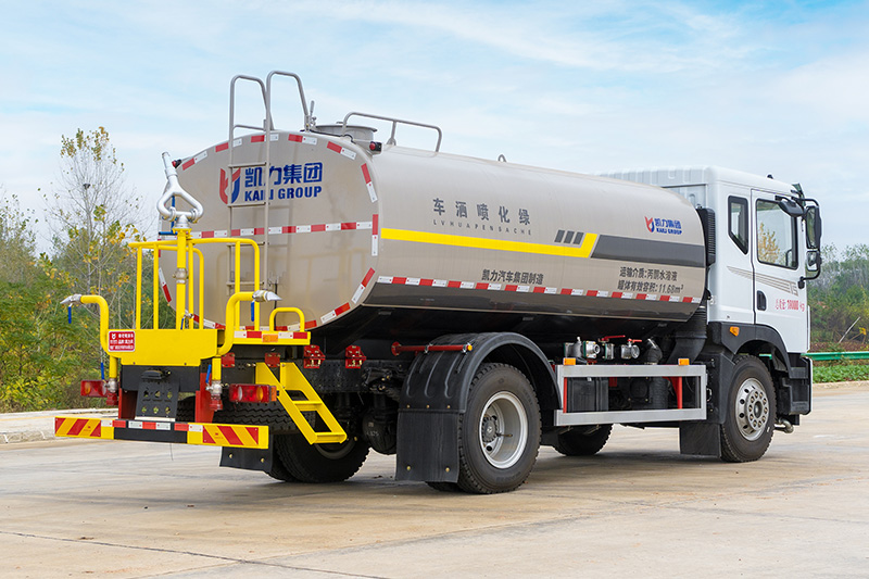 New Huasheng T5 Single-Axle Water Sprinkler Truck, 14.6 cubic meters