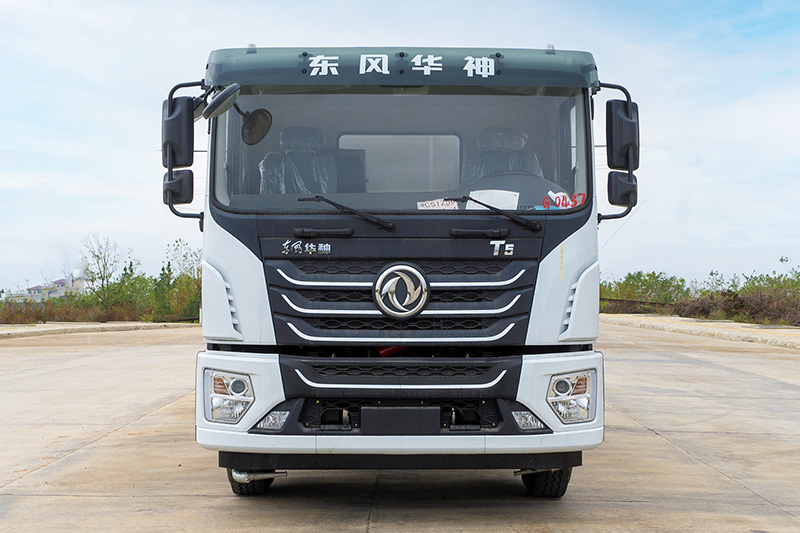 New Huasheng T5 Single-Axle Water Sprinkler Truck, 14.6 cubic meters