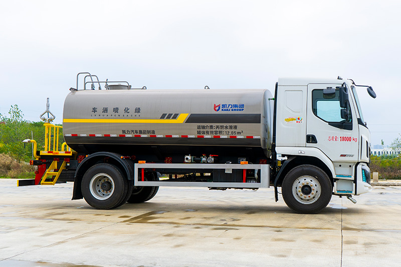 New Dongfeng Liuzhou Motor 14-cubic-meter Water Sprinkler Truck