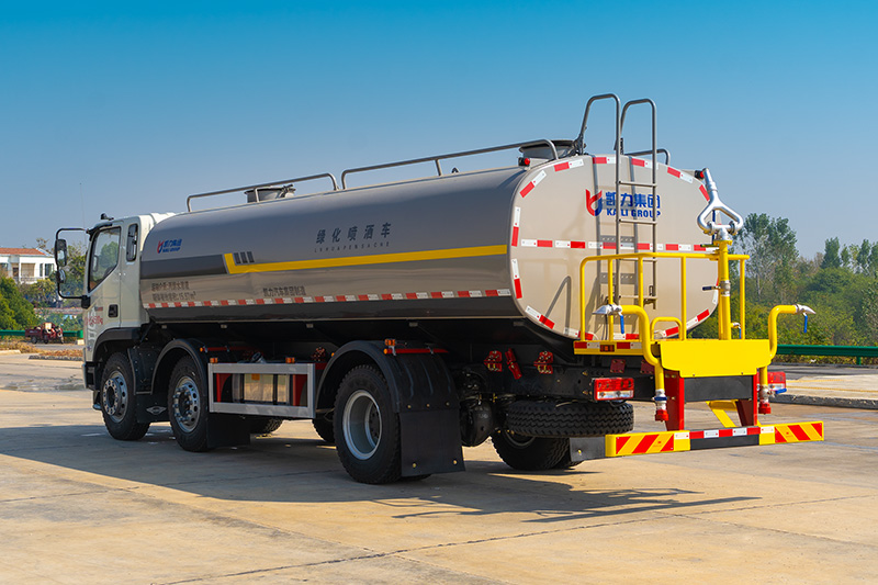 New Foton 3-Axle Water Sprinkler Truck, 20 cubic meters