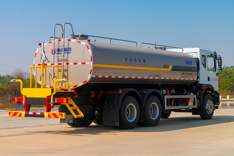 New Huasheng T5 Dual-Axle Water Sprinkler Truck, 19 cubic meters