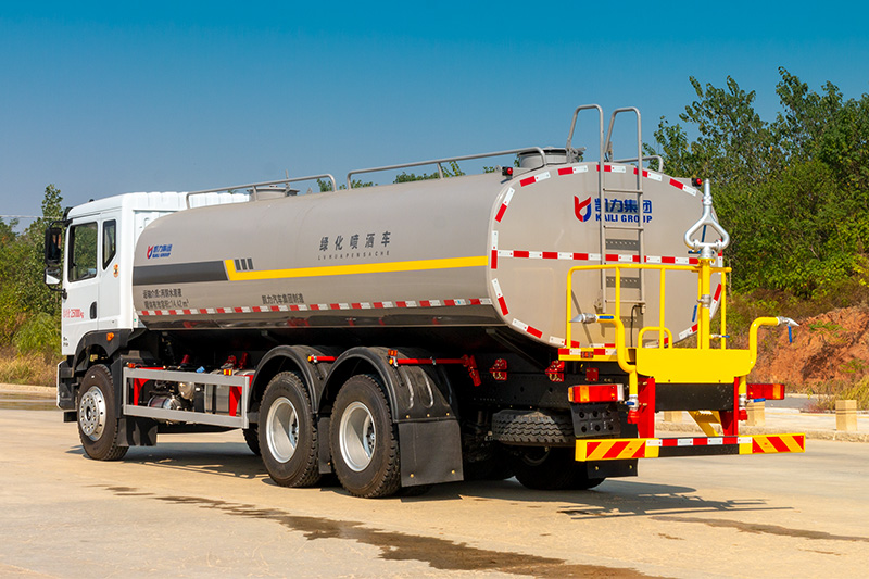 New Huasheng T5 Dual-Axle Water Sprinkler Truck, 19 cubic meters