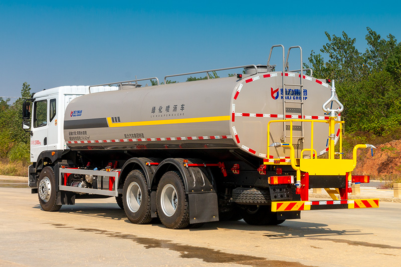 New Huasheng T5 Dual-Axle Water Sprinkler Truck, 22 cubic meters