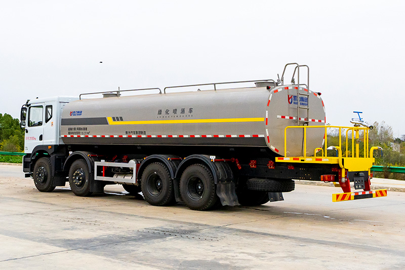 New Huasheng T5 4x2/8x4 Water Sprinkler Truck  25 cubic meters