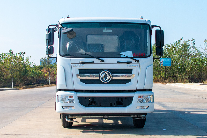 Dongfeng D9 3950 Wheelbase Fog Cannon Truck  12.2 cubic meters