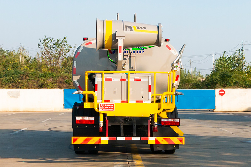 Dongfeng D9 4500 Wheelbase Fog Cannon Truck, 13.8 cubic meters