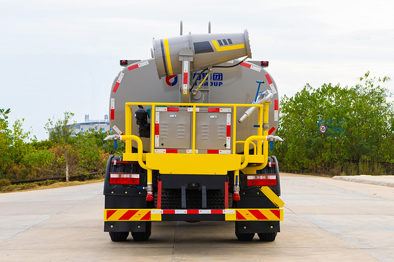 Dongfeng D9 4500 Wheelbase Fog Cannon Truck, 15.9 cubic meters