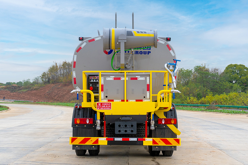 Dongfeng Huasheng T5 Fog Cannon Truck  13.9 cubic meters