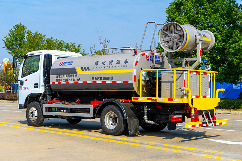 Dongfeng Xiao Fureika Fog Cannon Truck, 5.2 cubic meters