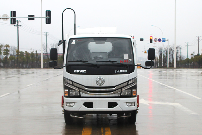 Dongfeng D6 - Blue Plate - Maxus Tank - Dust Suppression Truck (Square Tank) 7 cubic meters (Mist Cannon 30–40 meters)