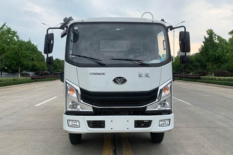 Sinotruk Haoman Dust Suppression Truck (Square Tank) 4.5 cubic meters (Mist Cannon Range: 30–40 meters)