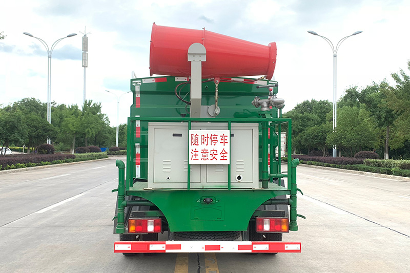 Sinotruk Haoman Dust Suppression Truck (Square Tank) 4.5 cubic meters (Mist Cannon Range: 30–40 meters)