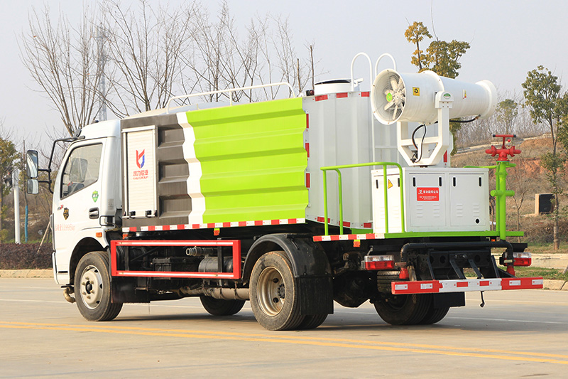 Dongfeng D7 Dust Suppression Truck (Square Tank) 7.5 cubic meters (Mist Cannon 30–40 meters)