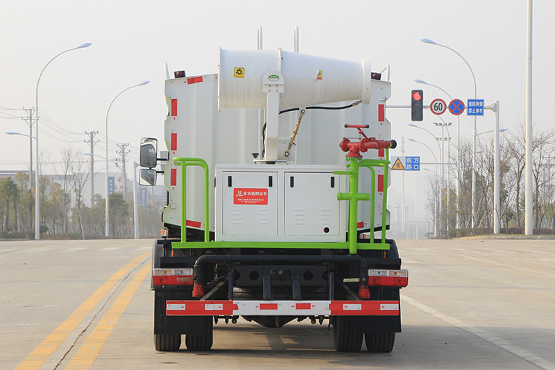 Dongfeng D7 Dust Suppression Truck (Square Tank) 7.5 cubic meters (Mist Cannon 30–40 meters)