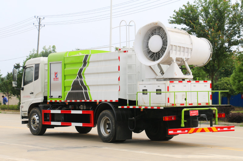 Dongfeng Tianjin Dust Suppression Truck (Square Tank) 11.5 cubic meters (Mist Cannon 30–100 meters)