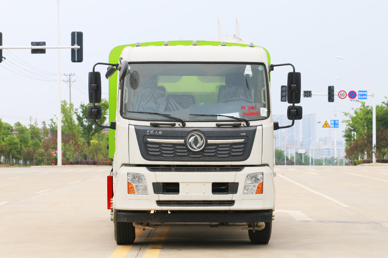 Dongfeng Tianjin Dust Suppression Truck (Square Tank) 11.5 cubic meters (Mist Cannon 30–100 meters)