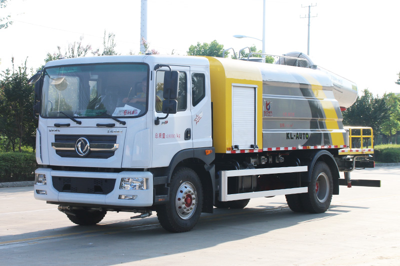 Dongfeng D9 Dust Suppression Truck (Wedge-shaped Tank) (Mist Cannon Range: 60–100 meters) 12.5 cubic meters