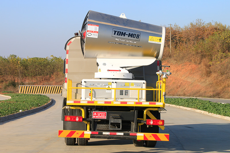 Liuzhou Automobile M3 Single-Axle Dust Suppression Truck (Wedge-Shaped Tank) (Mist Cannon Range: 60–100 Meters) 12.5 Cubic Meters