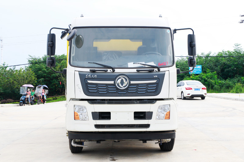 Dongfeng Tianjin Dust Suppression Truck (Wedge-shaped Tank) (Mist Cannon Range: 60–100 Meters) 12.5 Cubic Meters
