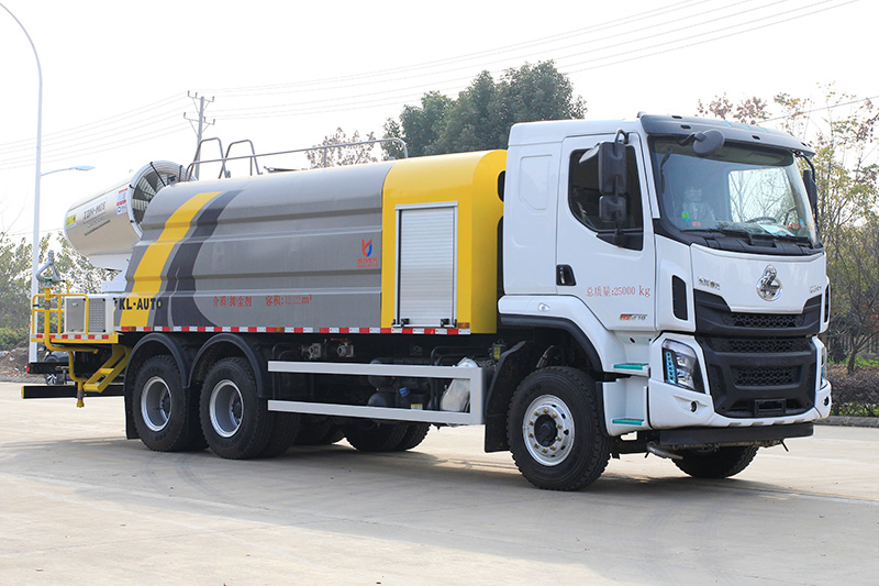 Liuzhou Automobile H5 Rear Twin-Axle Dust Suppression Truck (Wedge-Shaped Square Tank) (Mist Cannon Range: 80–120 Meters) 17 Cubic Meters