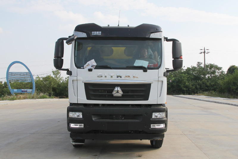 Sinotruk Shandeka 4x8 Dust Suppression Truck (Wedge-shaped Tank) (Mist Cannon Range: 80–120 m) 22 m³
