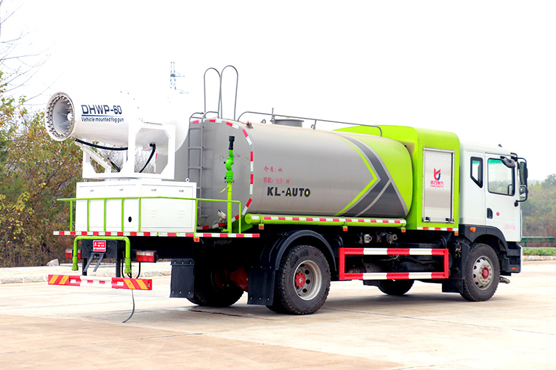 Dongfeng D9 Natural Gas Dust Suppression Truck (Round Tank) 9.45 cubic meters (Mist Cannon 30–100 meters)