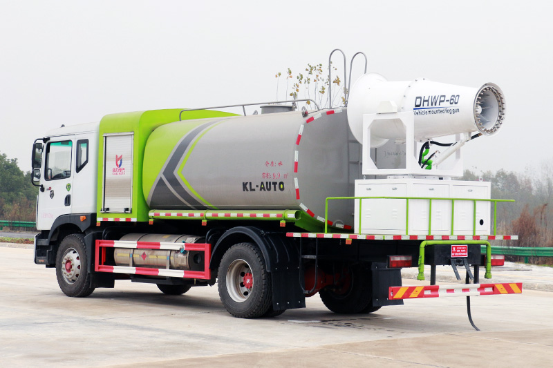 Dongfeng D9 Natural Gas Dust Suppression Truck (Round Tank) 9.45 cubic meters (Mist Cannon 30–100 meters)