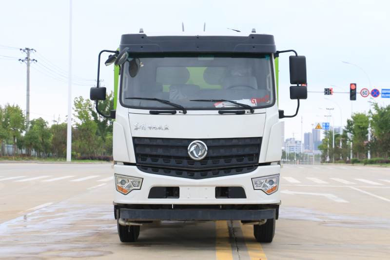 Dongfeng Special-Purpose Dust Suppression Truck (Round Tank) 11.5 cubic meters (Mist Cannon 30–100 meters)
