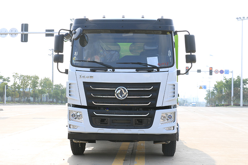 Dongfeng D9 Dust Suppression Truck (Round Tank) 11.5 cubic meters (Mist Cannon 30–100 meters)