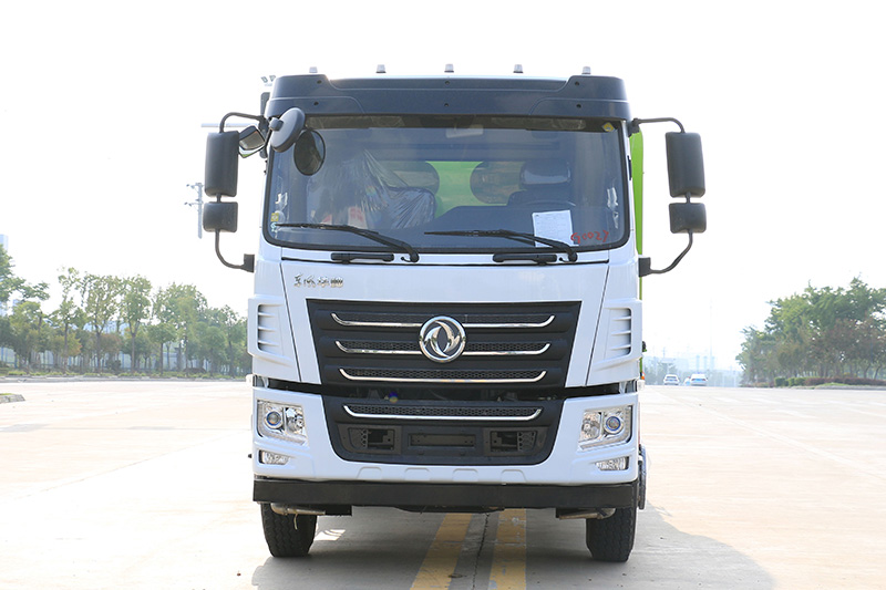 Dongfeng Huasheng Dust Suppression Truck (Round Tank) 11.5 cubic meters (Mist Cannon 30–100 meters)