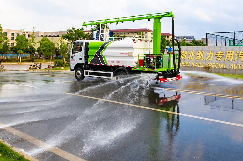 Dongfeng D6 Railway Dust Suppression Truck, 6 cubic meters