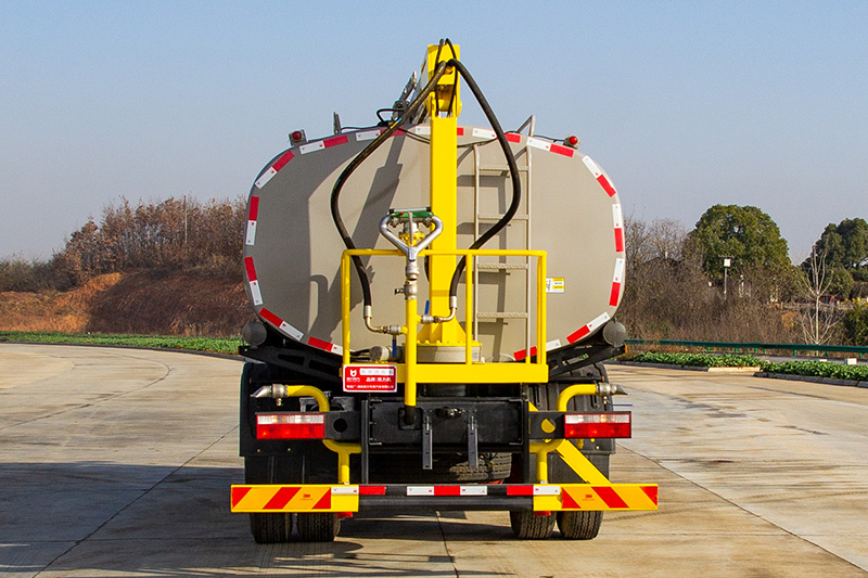 Dongfeng D9 Railway Dust Suppression Truck, 12.5 cubic meters