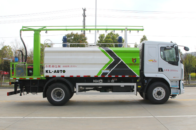 Dongfeng Liuzhou Motor Railway Dust Suppression Truck, 12.5 cubic meters