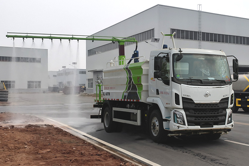 Dongfeng Liuzhou Motor Railway Dust Suppression Truck, 12.5 cubic meters