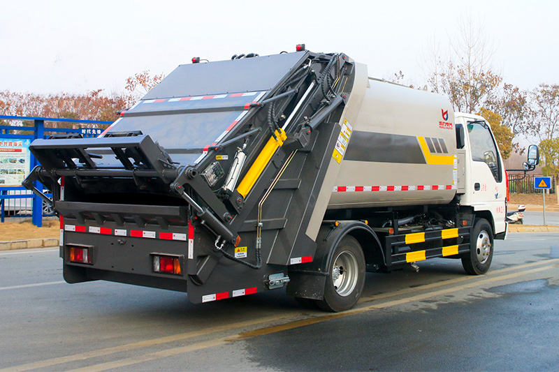 Isuzu 2023 Model Year Compactor Truck, 7 cubic meters