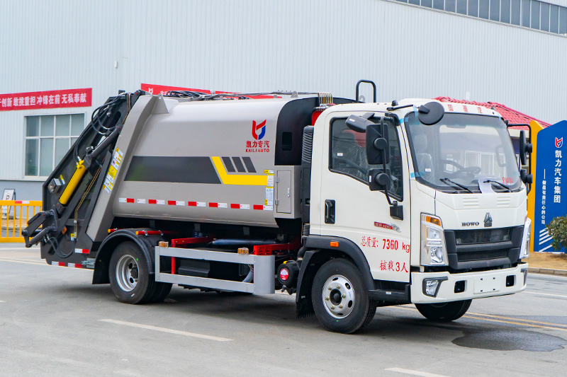 Sinotruk Howo 2023 Model 7-Cube Compactor Truck